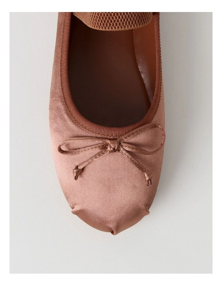 Swan Flat Shoes in Pink image 5
