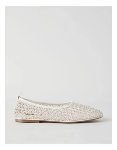 Phoenix Flat Shoes in Cream