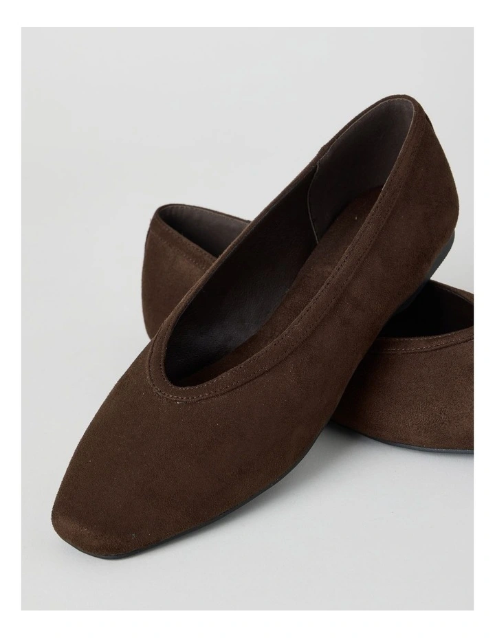 Megan Flat Shoes in Chocolate image 5