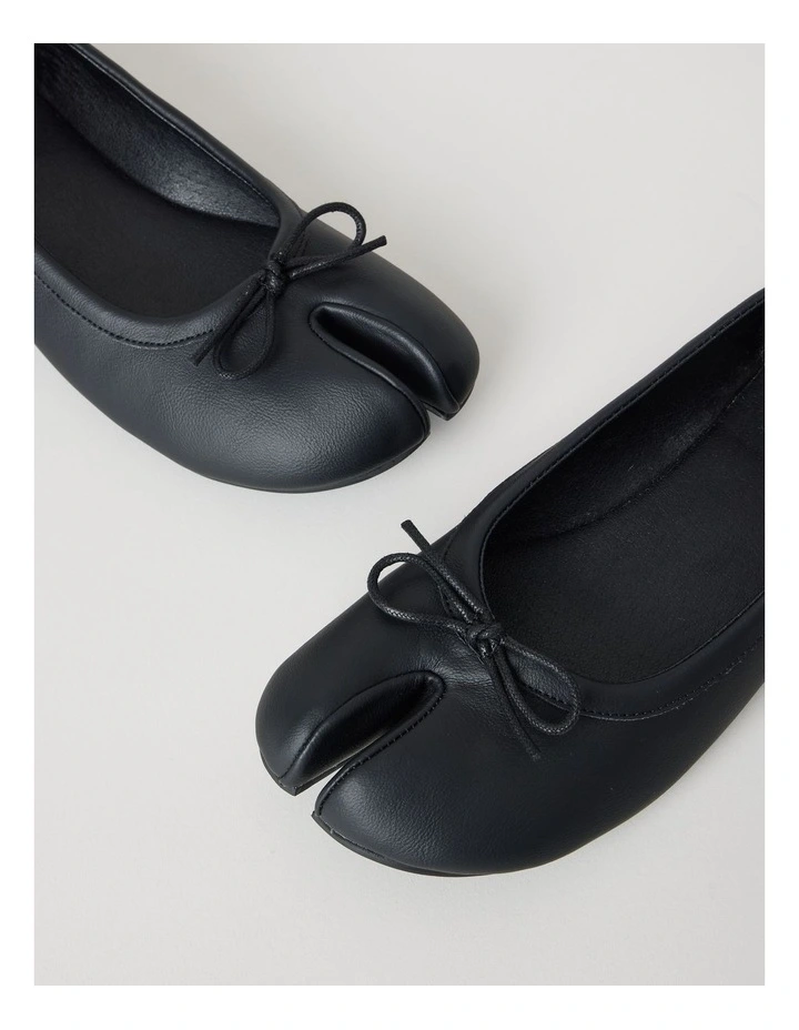 Vinny Flat Shoes in Black image 6