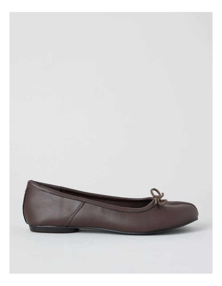 Vinny Flat Shoes in Chocolate image 3