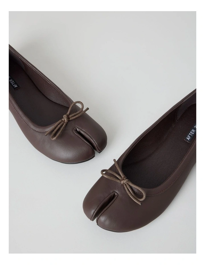 Vinny Flat Shoes in Chocolate image 4