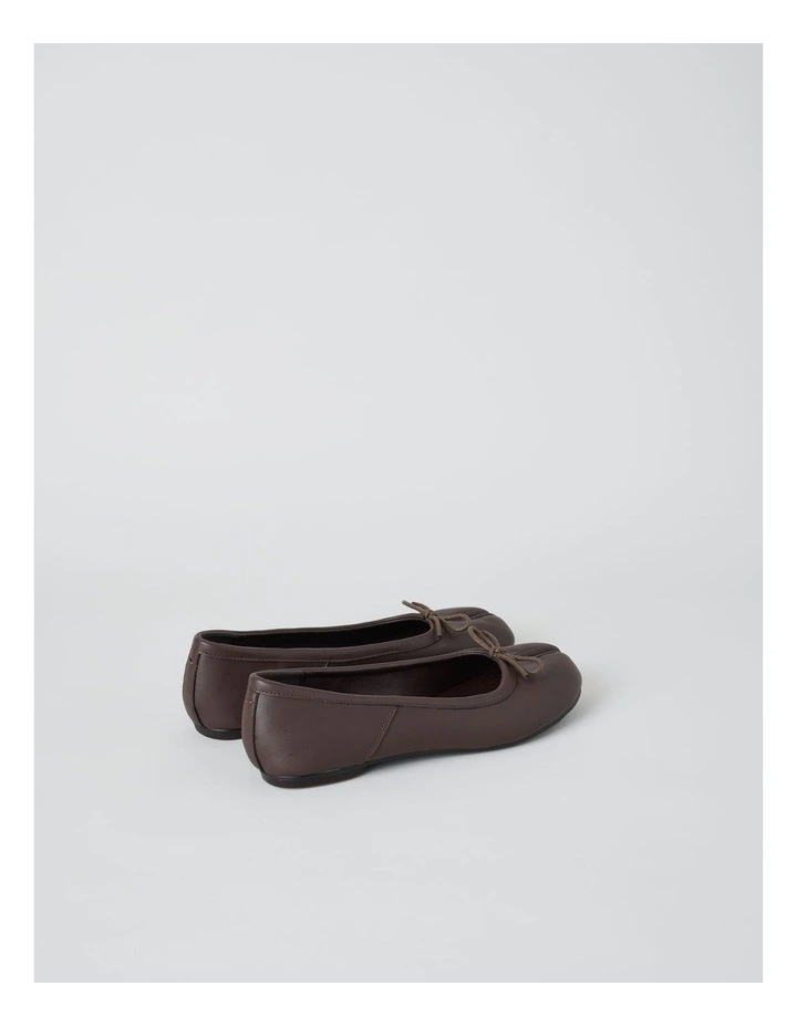 Vinny Flat Shoes in Chocolate image 5