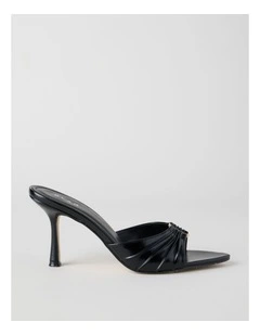 Nezahlia Sandal in Black