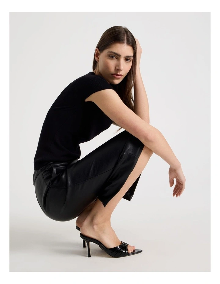 Nezahlia Sandal in Black image 2