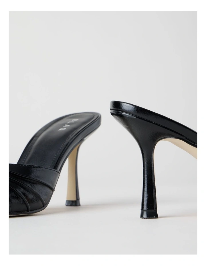 Nezahlia Sandal in Black image 5