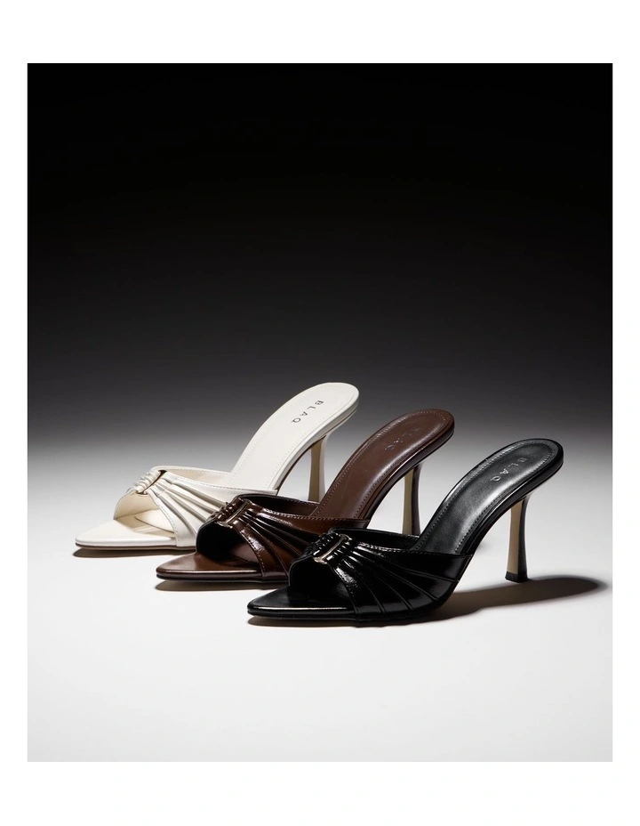 Nezahlia Sandal in Black image 7