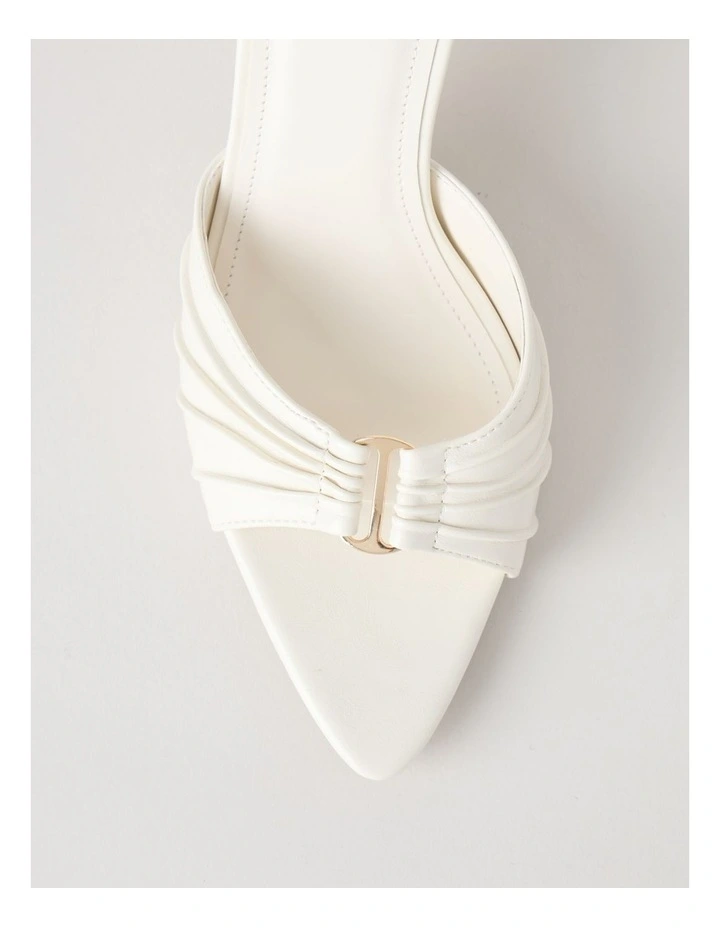 Nezahlia Sandal in White image 3