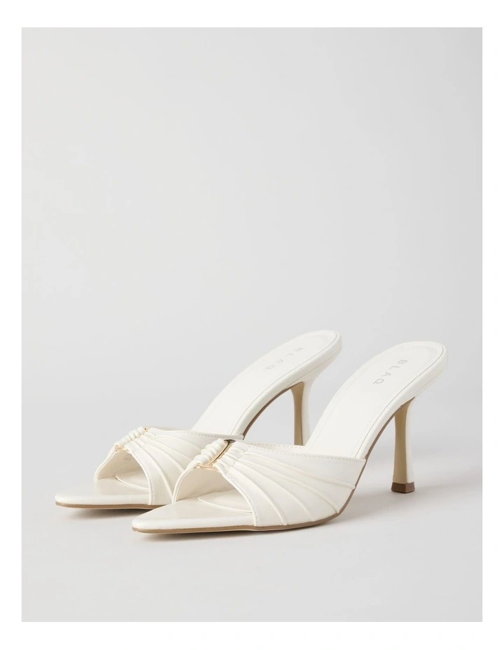 Nezahlia Sandal in White image 4