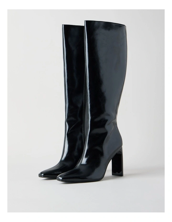 Robbie Boot in Black image 5