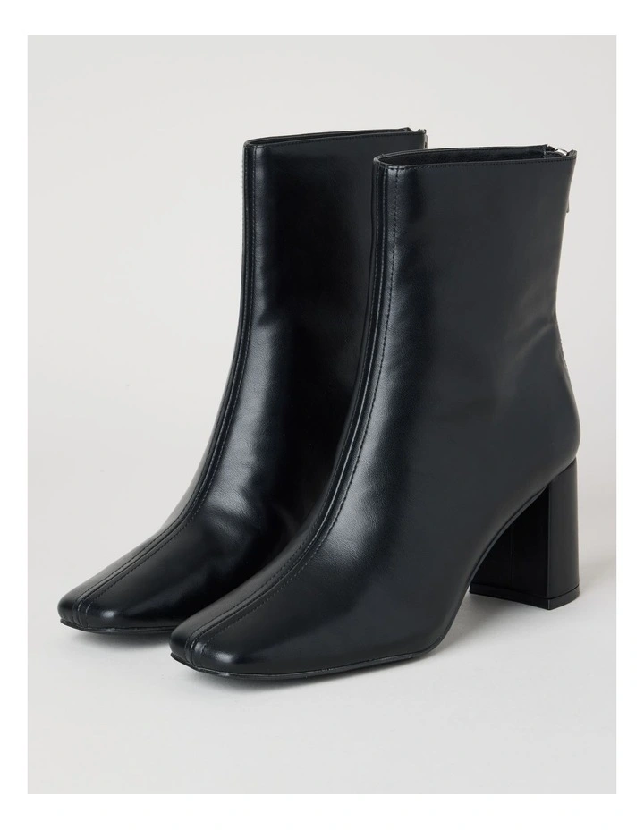 Hart Boot in Black image 3