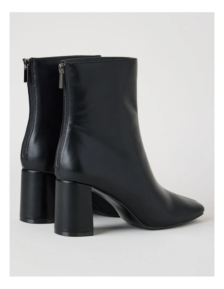 Hart Boot in Black image 3