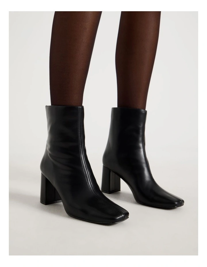 Hart Boot in Black image 4