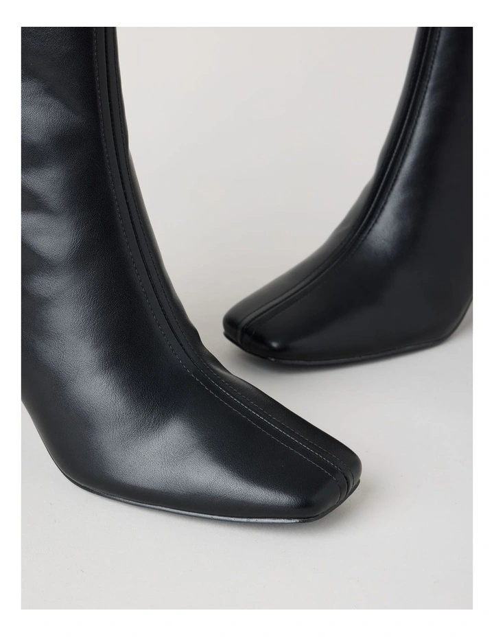 Hart Boot in Black image 6