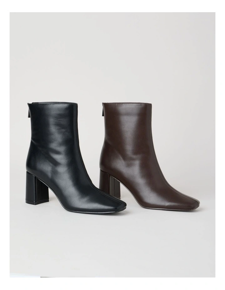 Hart Boot in Black image 6