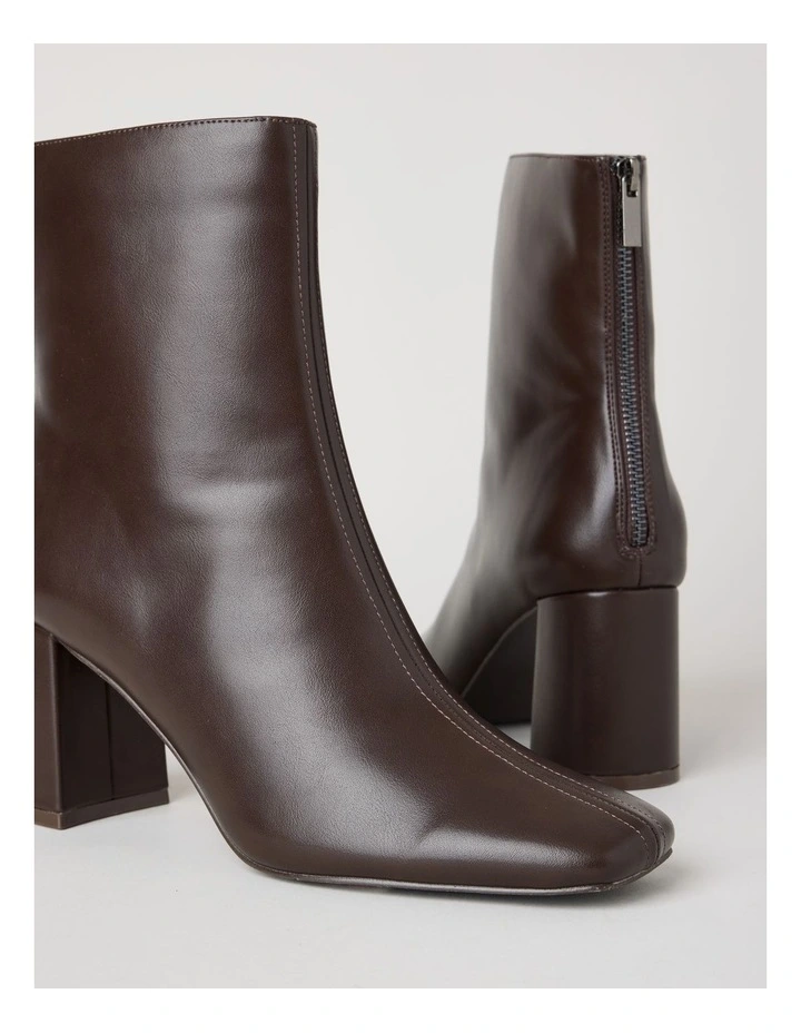 Hart Boot in Chocolate image 3