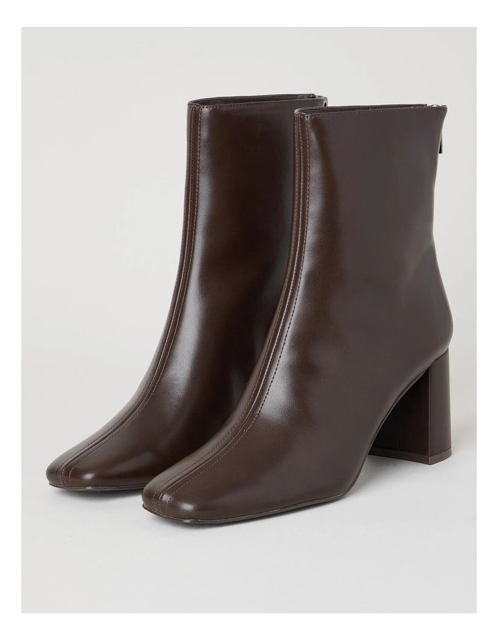 Hart Boot in Chocolate image 3