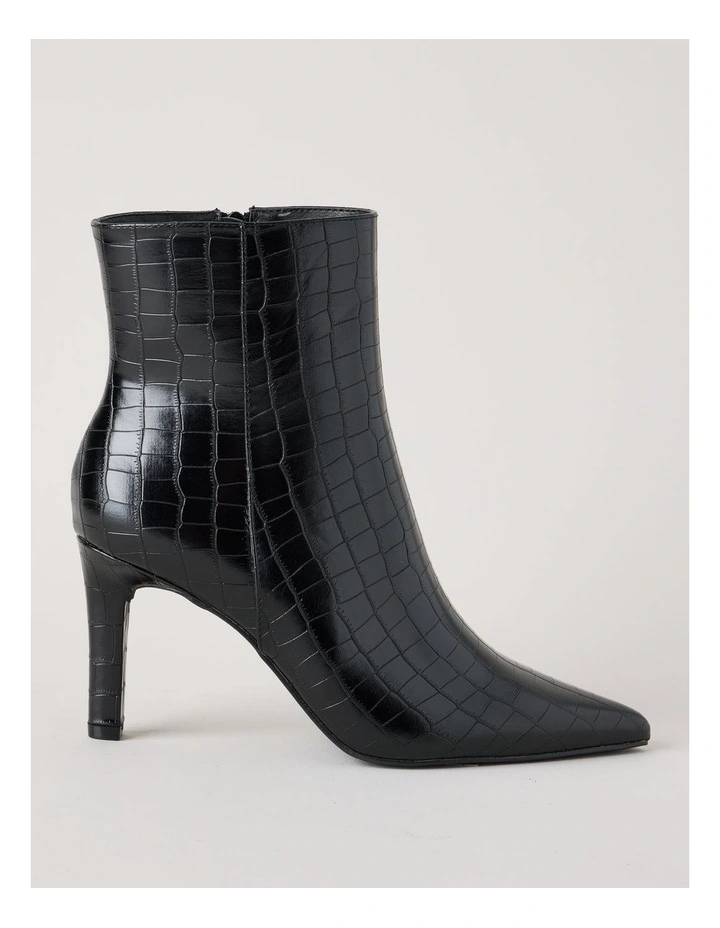 Sage Boot in Black image 1