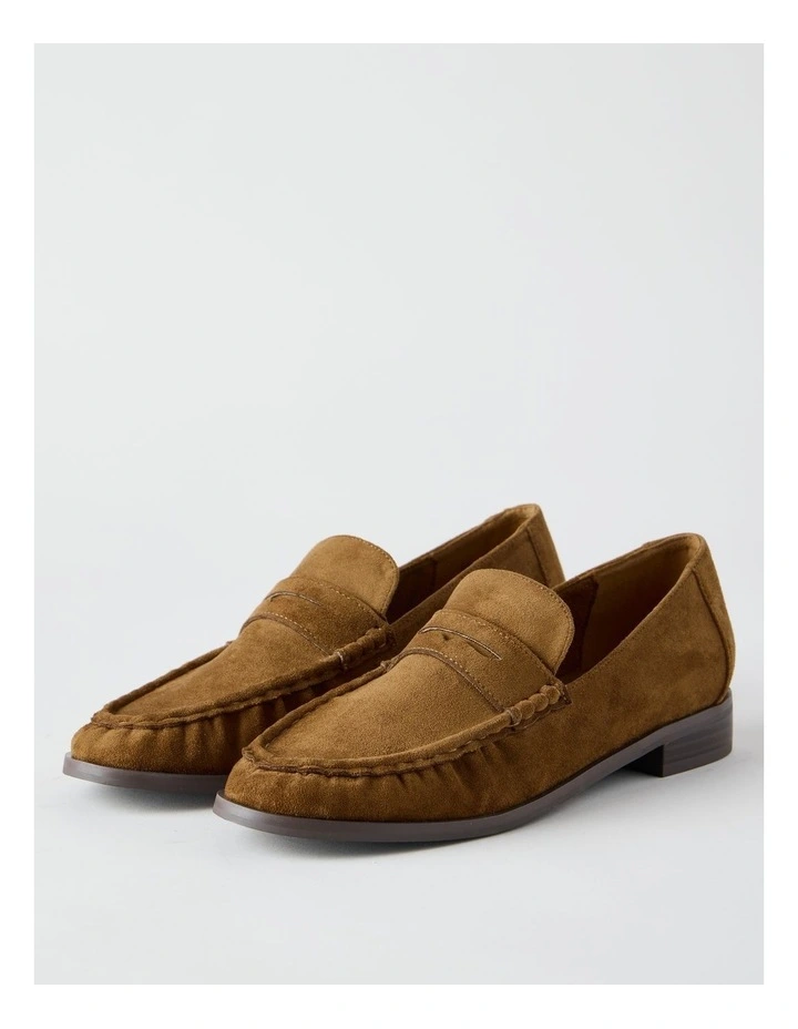 Grande Flat Shoes in Camel image 3