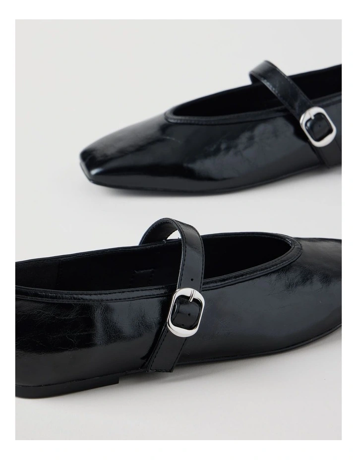 Lana Flat Shoes in Black image 4