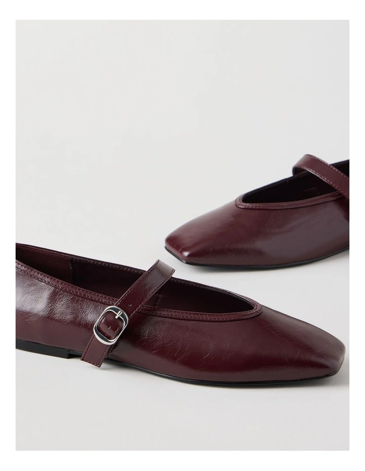 Lana Flat Shoes in Fig image 3