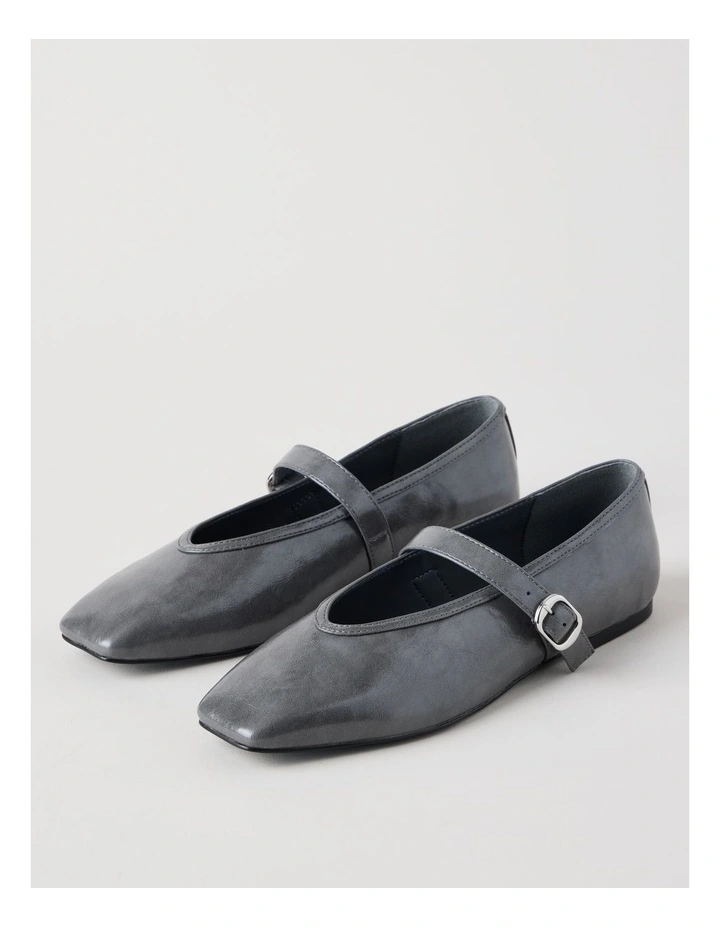 Lana Flat Shoes in Charcoal image 3