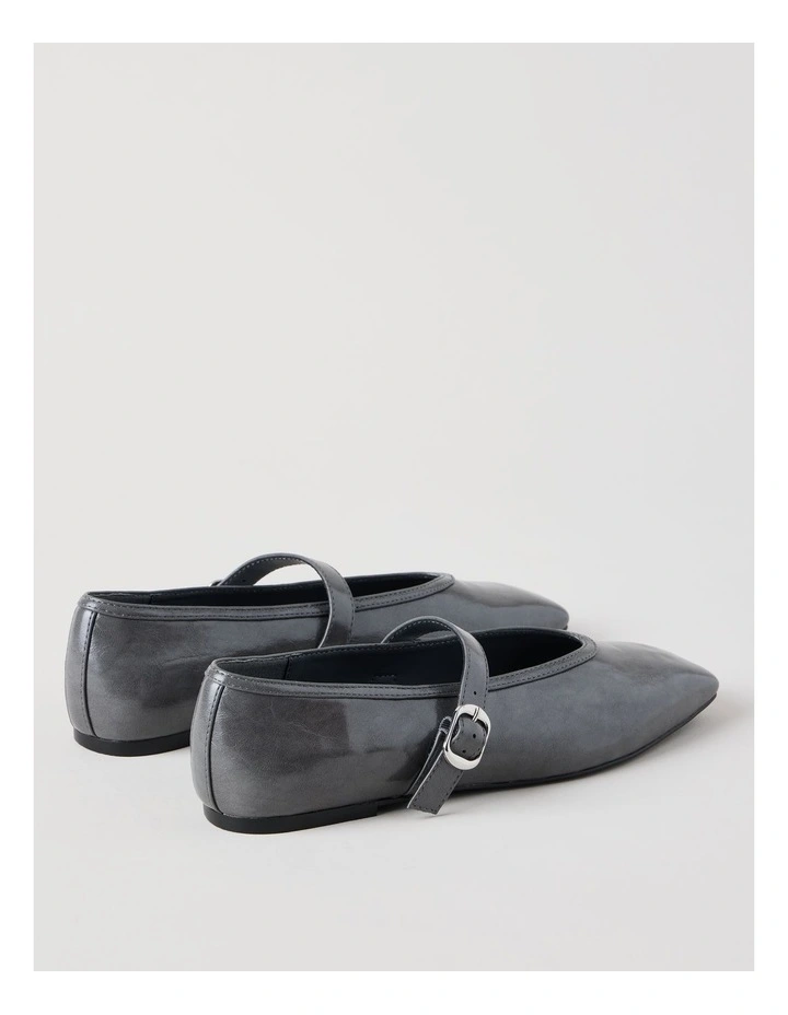 Lana Flat Shoes in Charcoal image 5