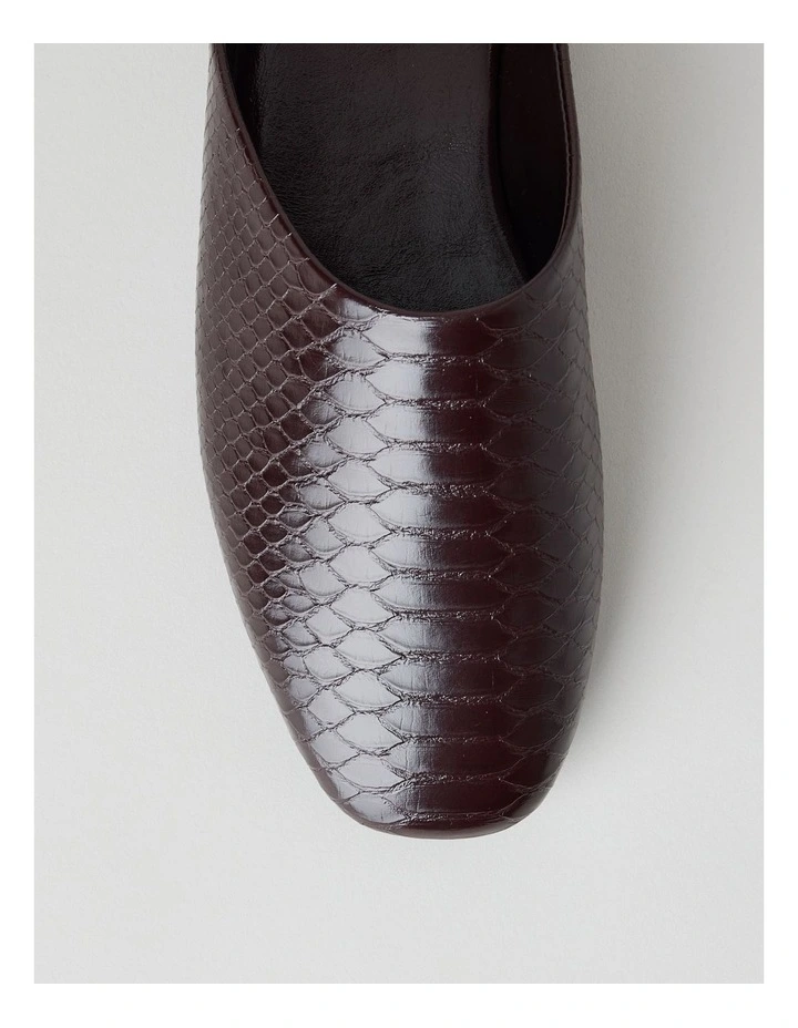 Aria Flat Shoes in Chocolate Croc image 5