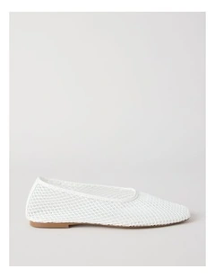 Willow Flat Shoes in White