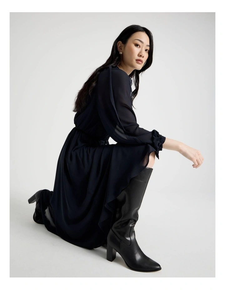 Roxy Boot in Black image 2