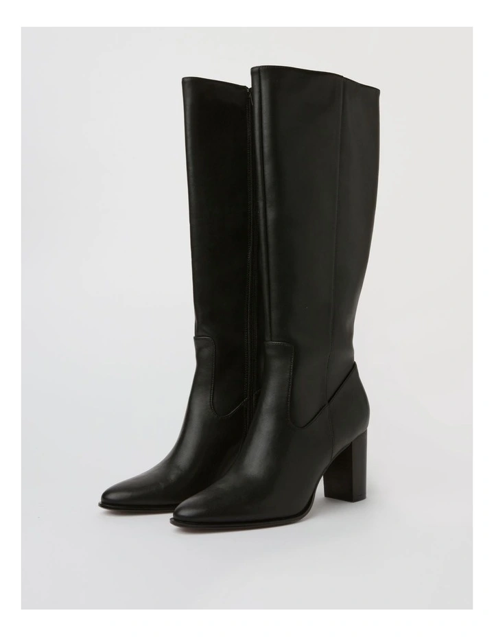 Roxy Boot in Black image 3