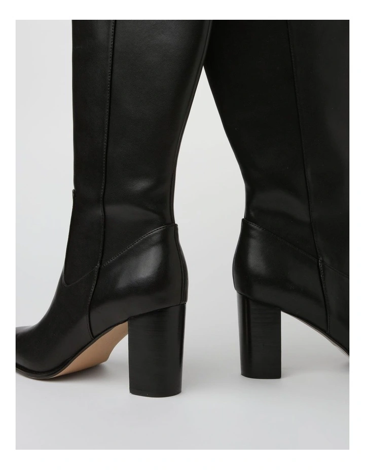 Roxy Boot in Black image 5