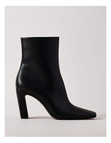 Laurissa Boot in Black Leather