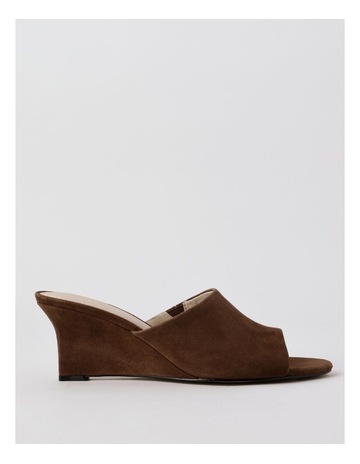 Chocolate Suede colour