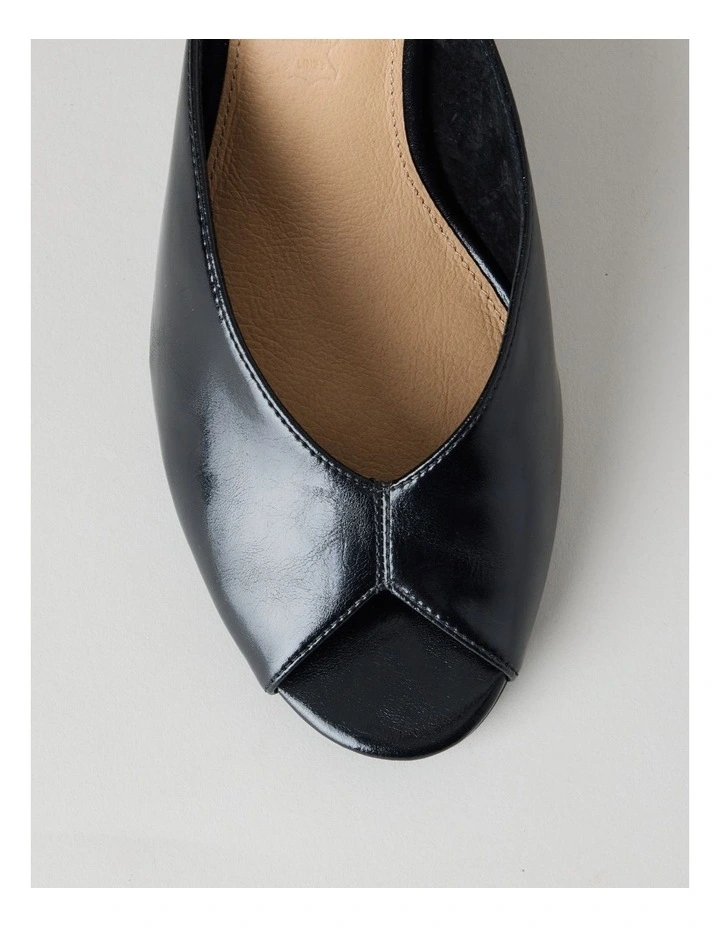 Eva Sandal in Black image 7