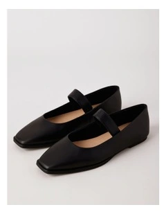 Monica Flat Shoes in Black Leather