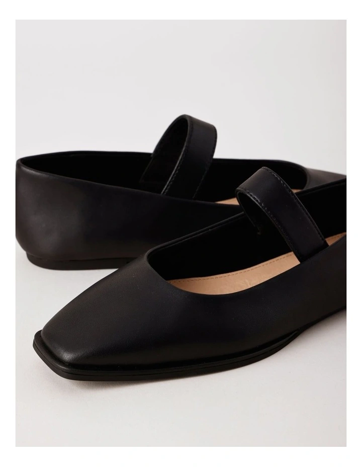 Monica Flat Shoes in Black Leather image 3