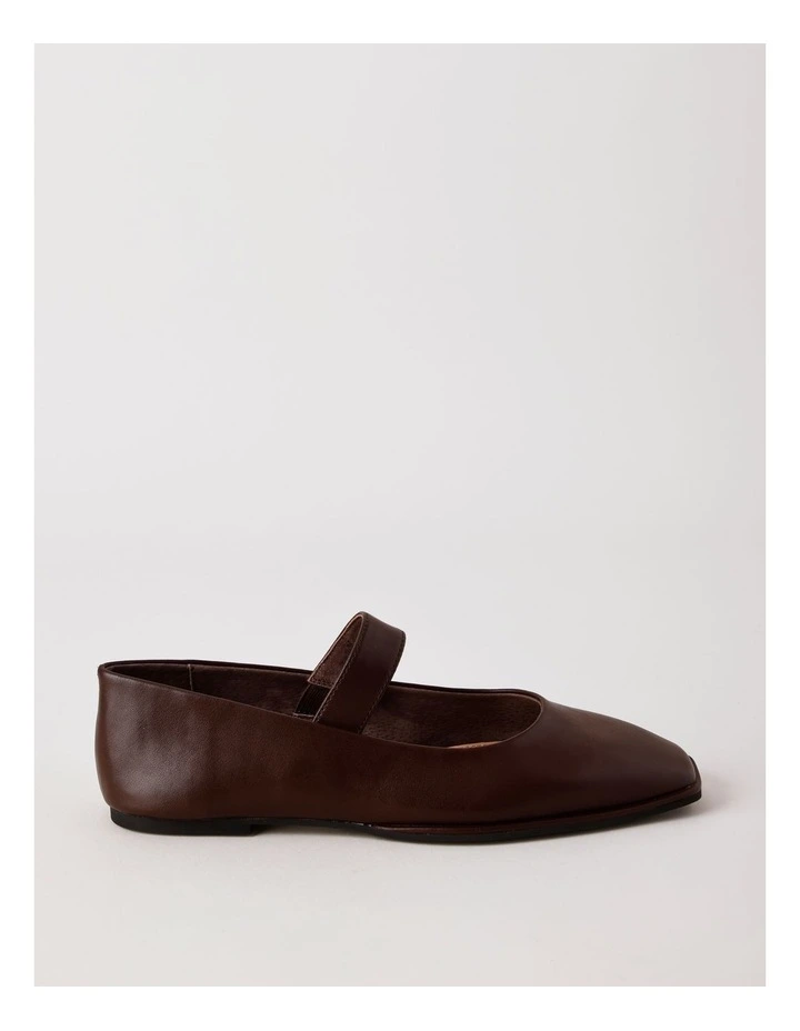 Monica Flat Shoes in Chocolate Leather image 4