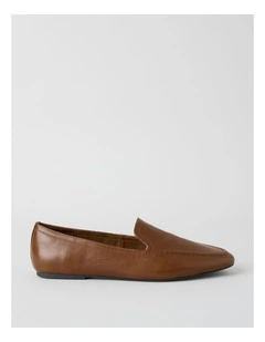 Ada Flat Shoes in Tan