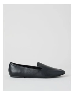 Ada Flat Shoes in Black