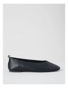 Erin Flat Shoes in Black