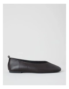 Erin Flat Shoes in Chocolate