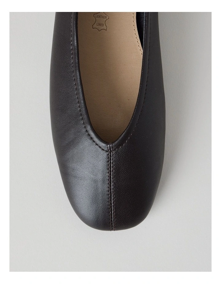 Erin Flat Shoes in Chocolate image 7