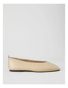 Miranda Flat Shoes in Ecru