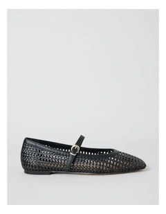 Nicole Flat Shoes in Black