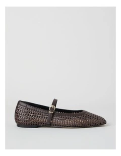 Nicole Flat Shoes in Chocolate