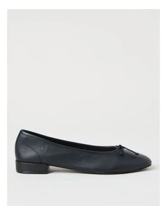 Olivia Flat Shoes in Black Smooth