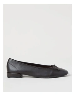 Olivia Flat Shoes in Chocolate