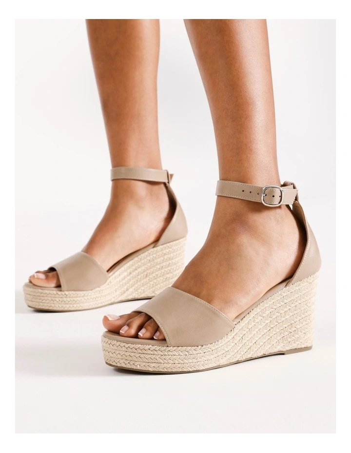Honolulu Blush Sandal in Pink image 2