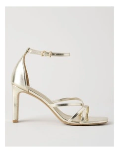 Dainty Sandal in Gold
